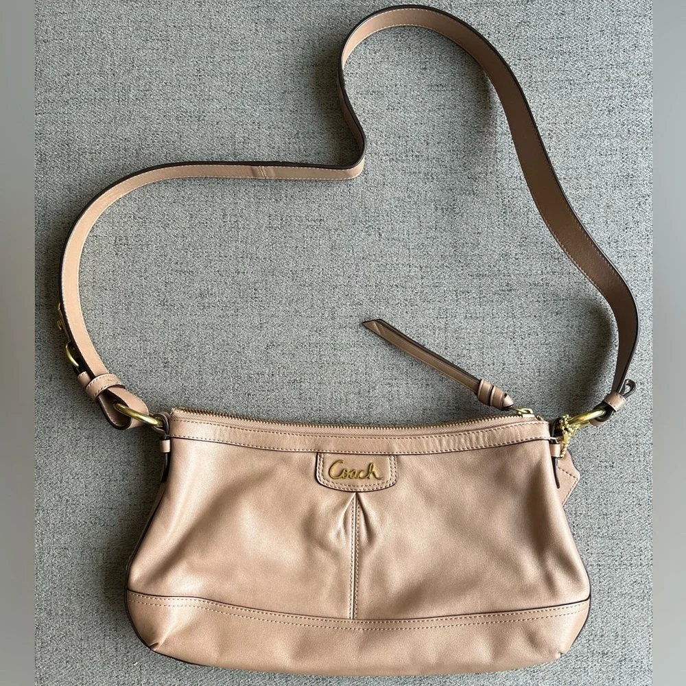 Coach East West Convertible strap Leather Shoulder bag